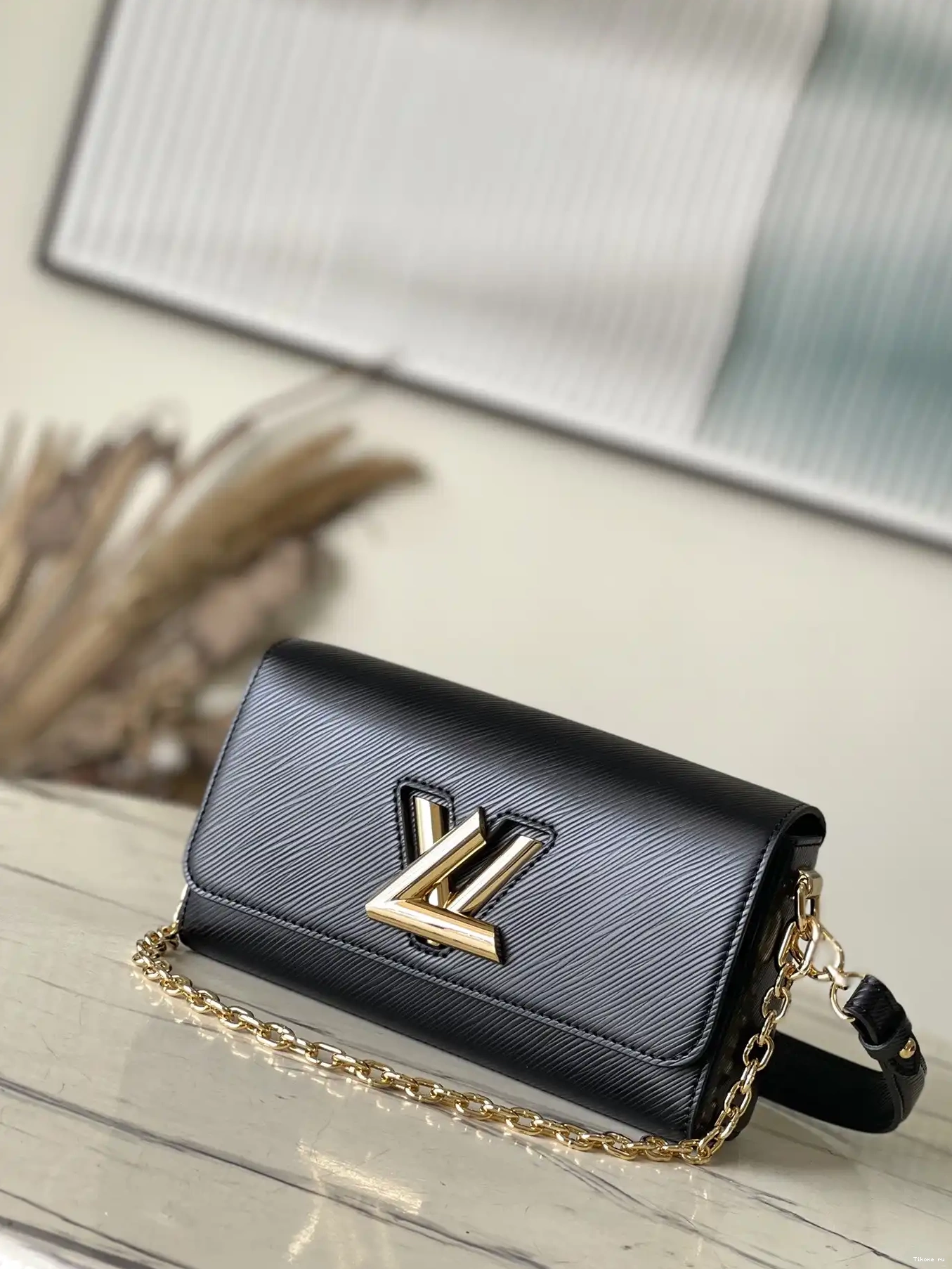 TWIST-23.5*12*7 LOUIS VUITTON cm 0608